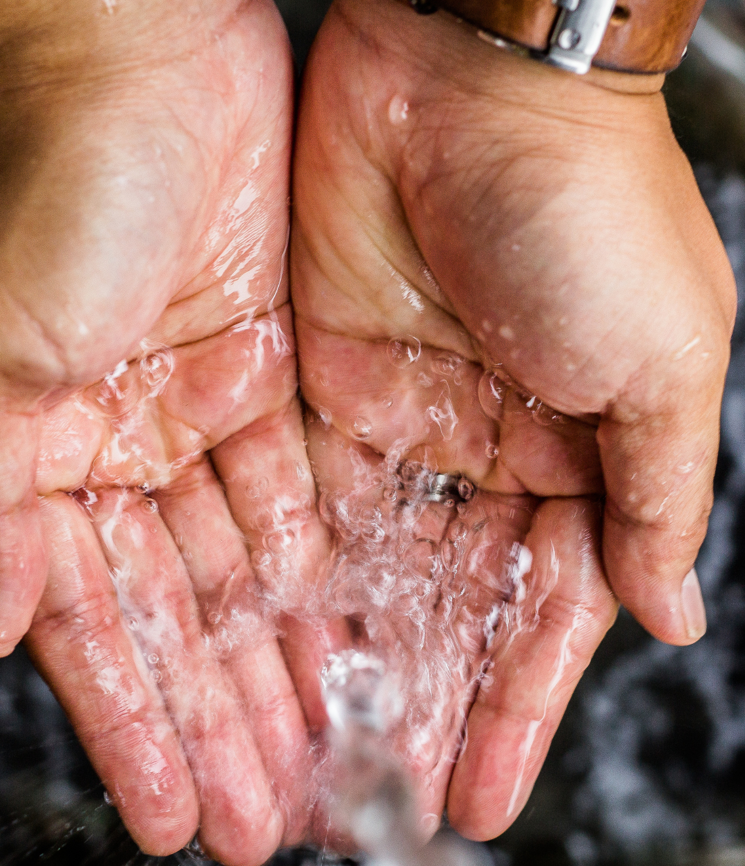 Dile no al agua con sarro: descubre qué son y cómo funcionan los ablandadores