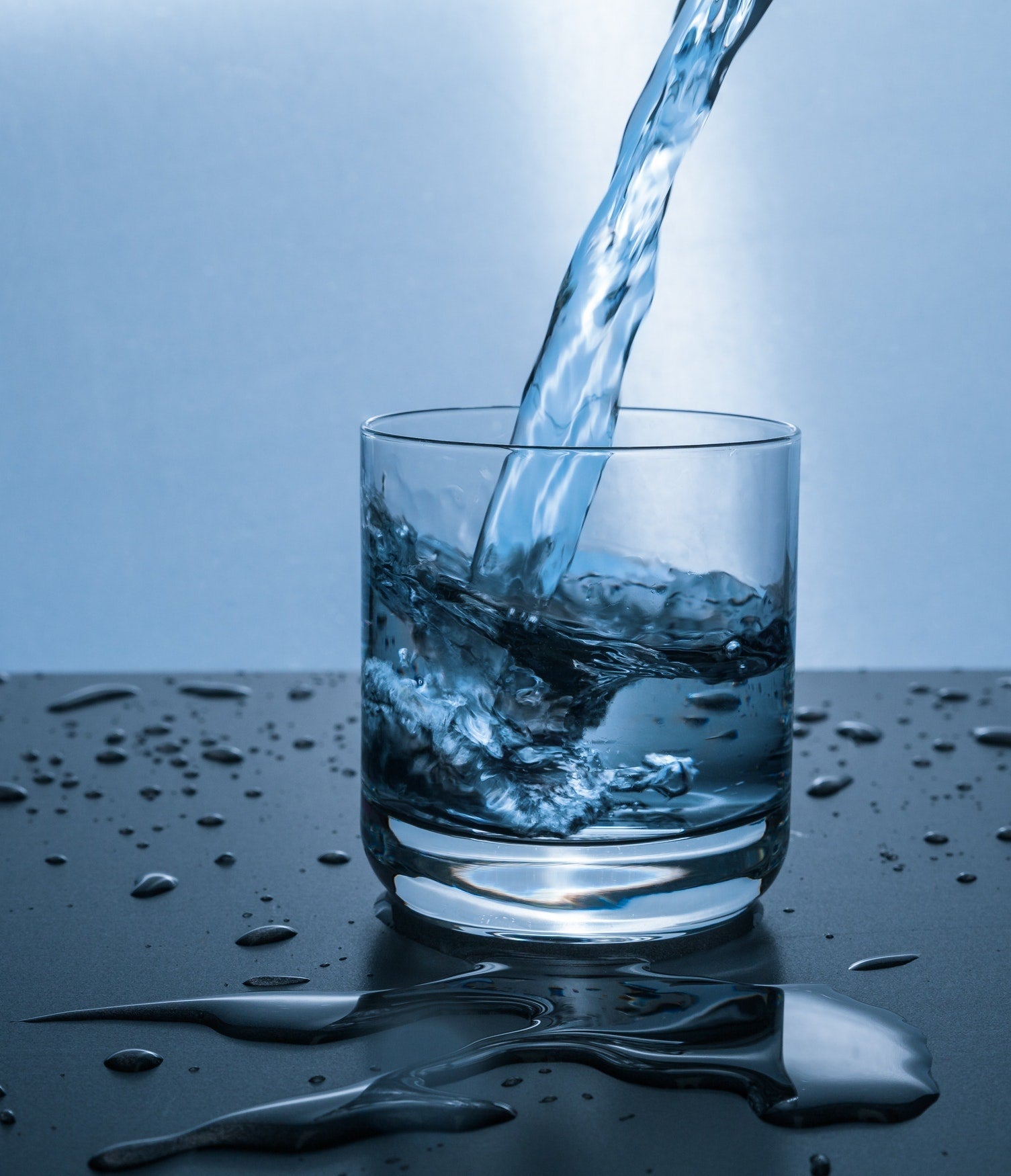 Importancia de hacer el recambio del filtro de agua