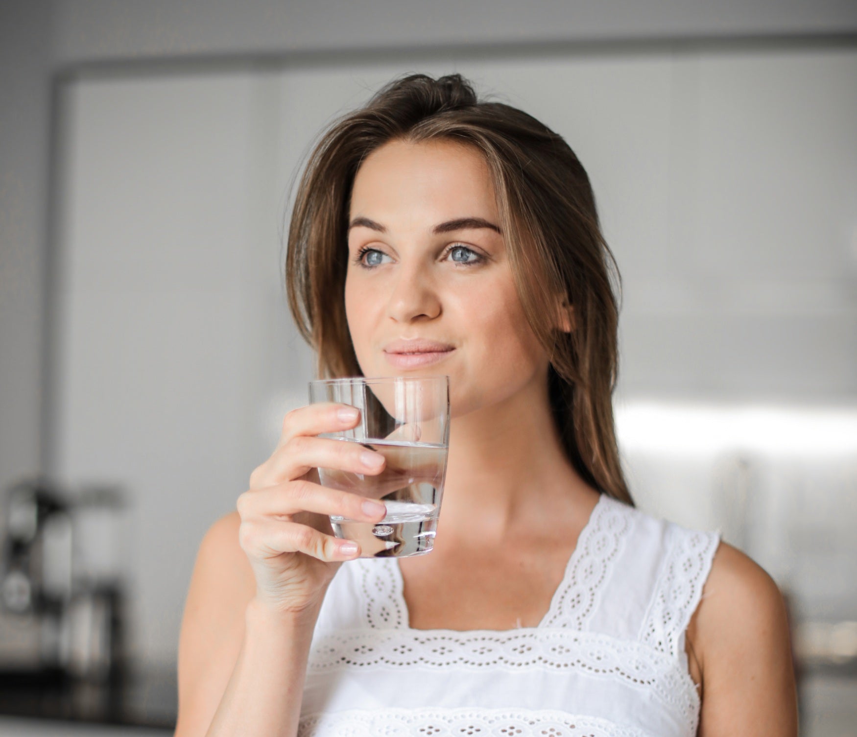 ¿Cómo se consigue agua purificada por osmosis inversa?